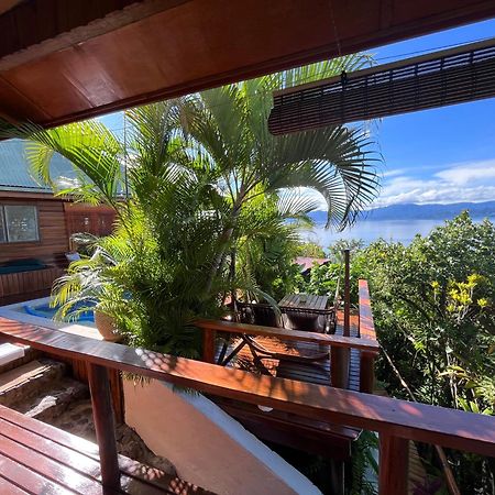 Naveria Heights Lodge Savusavu Exteriör bild