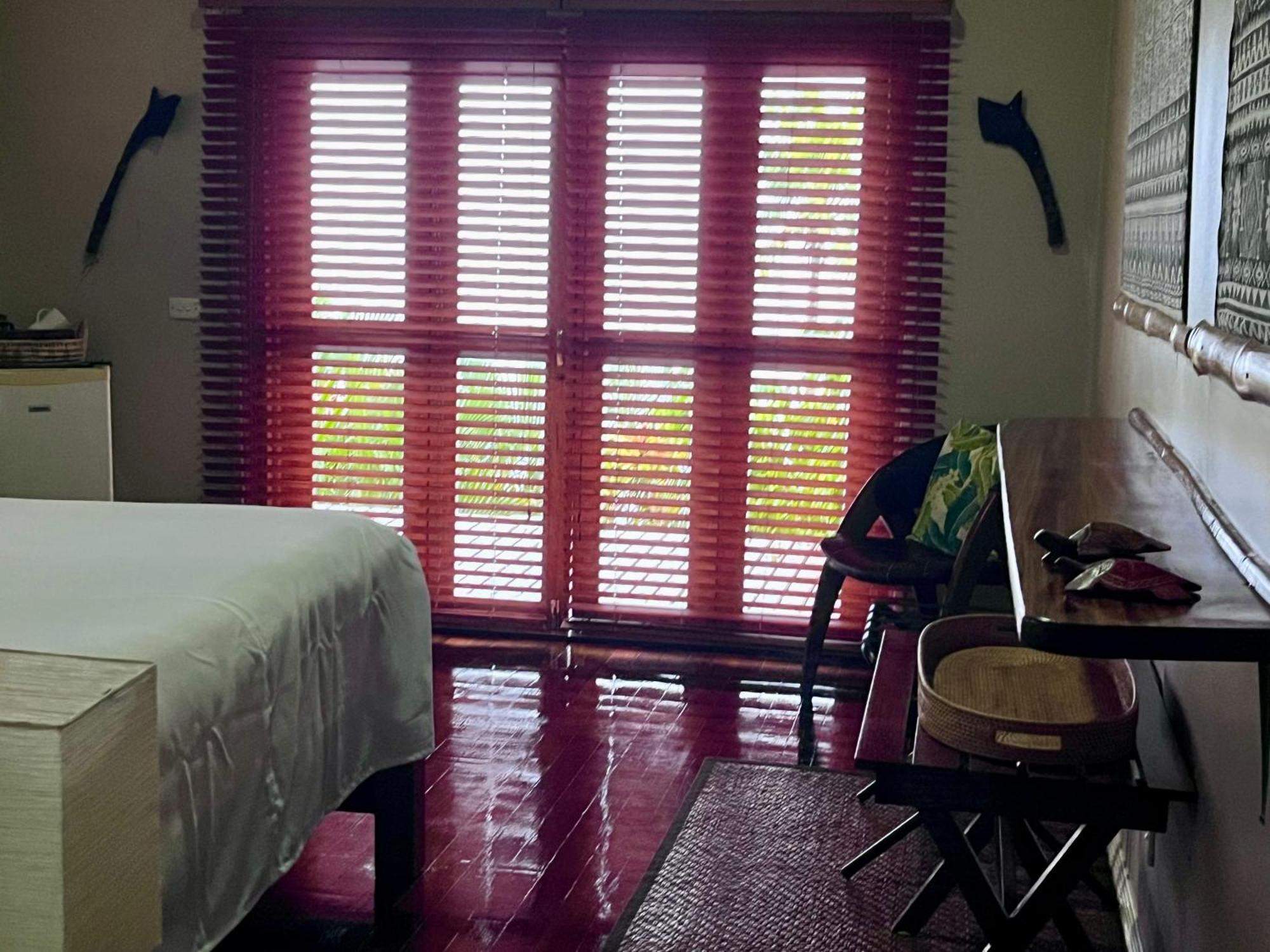 Naveria Heights Lodge Savusavu Exteriör bild