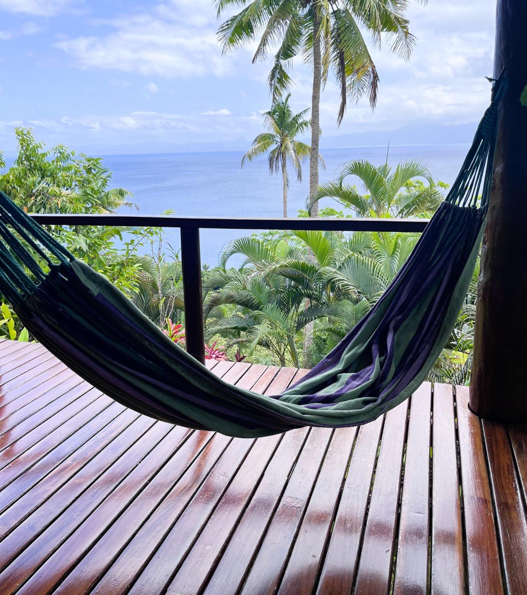 Naveria Heights Lodge Savusavu Exteriör bild