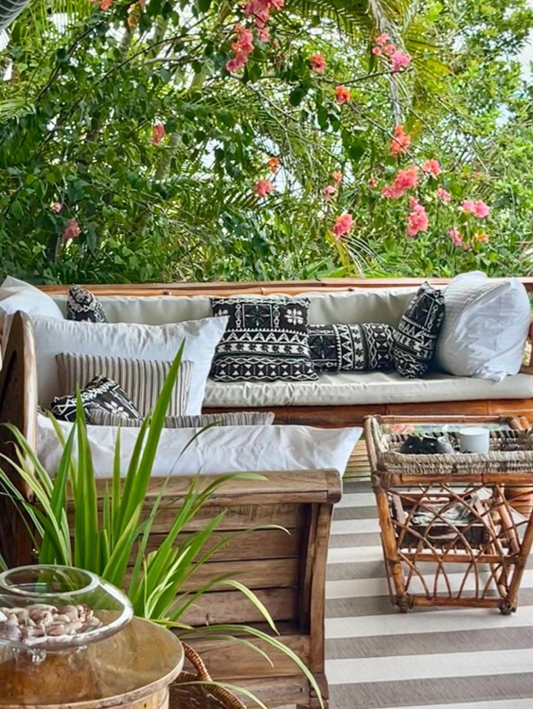 Naveria Heights Lodge Savusavu Exteriör bild