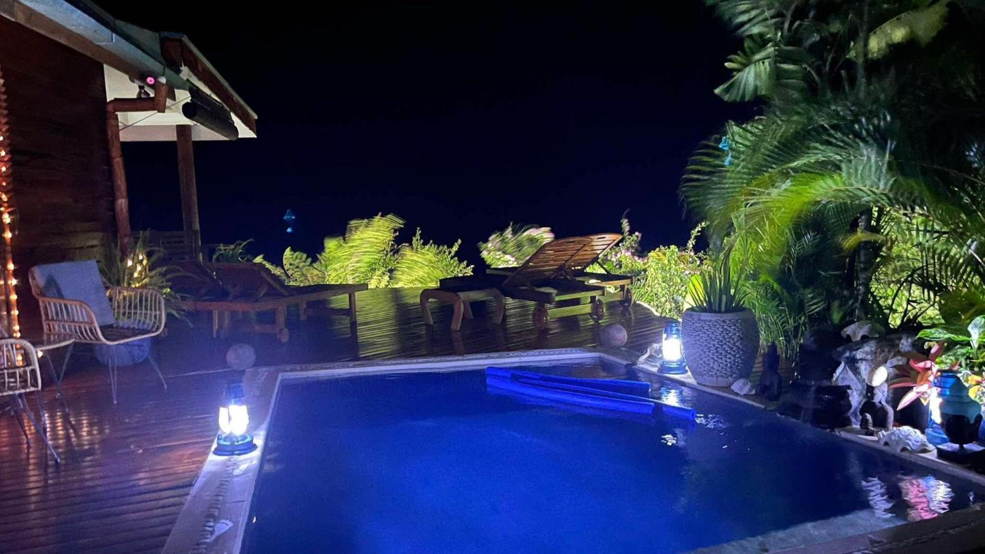 Naveria Heights Lodge Savusavu Exteriör bild