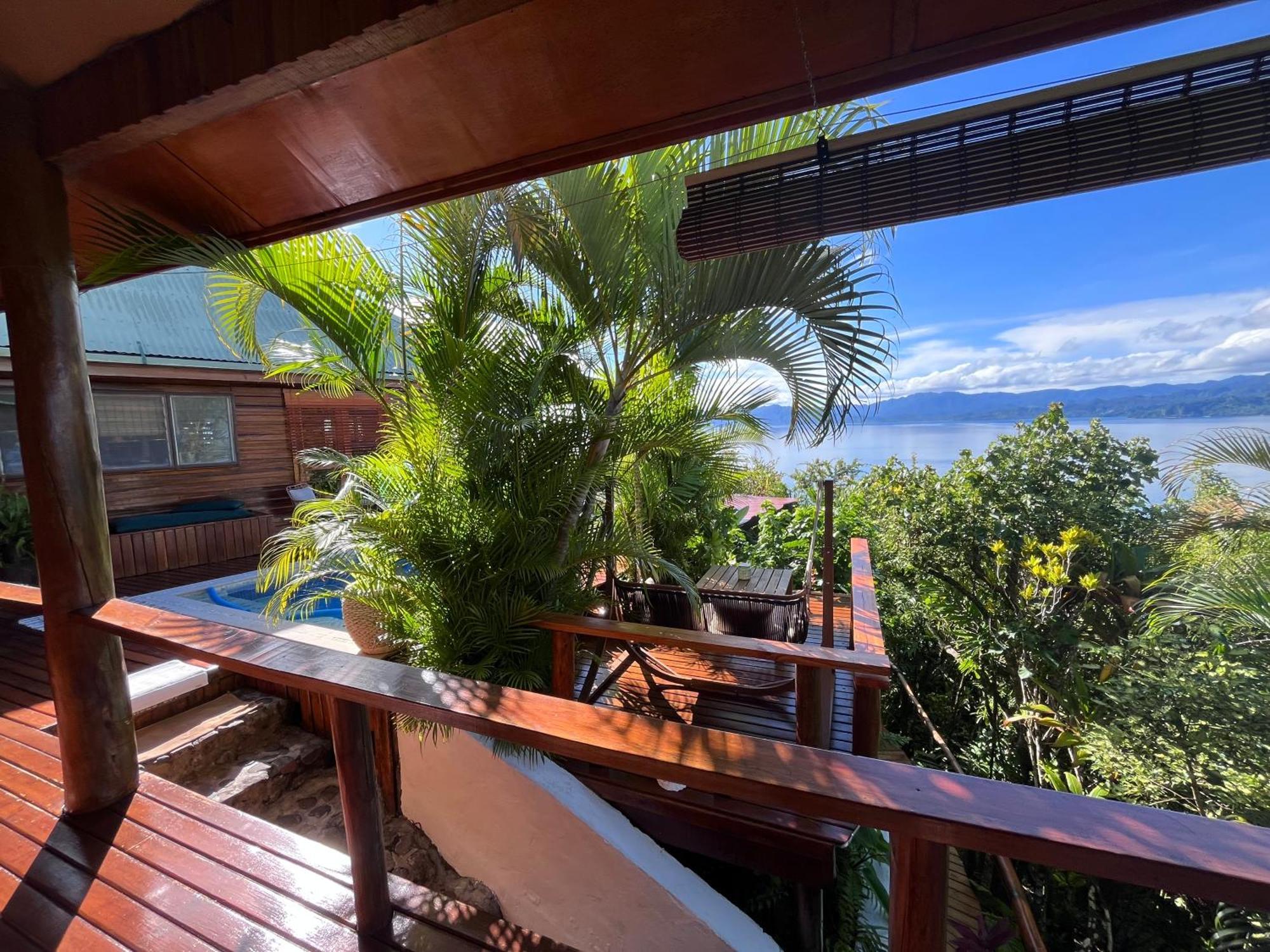 Naveria Heights Lodge Savusavu Exteriör bild