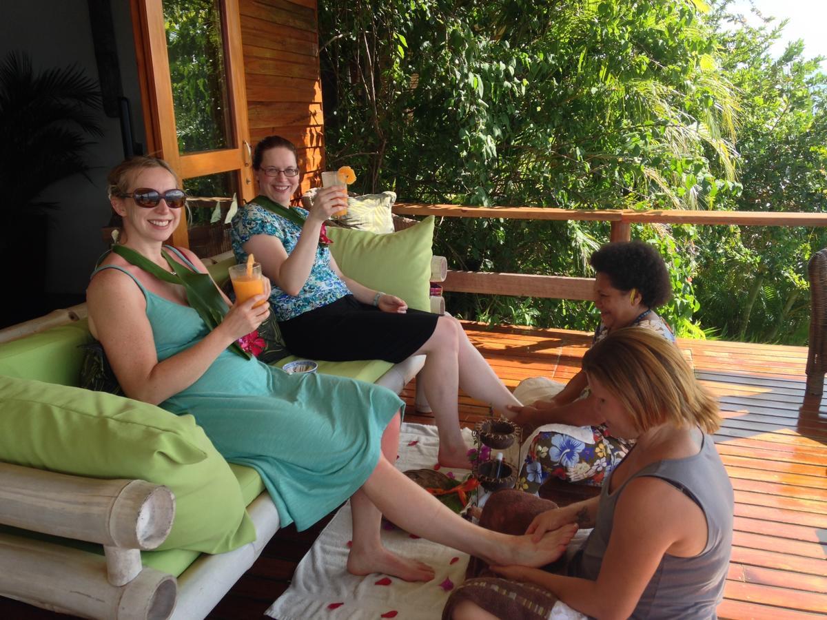 Naveria Heights Lodge Savusavu Exteriör bild
