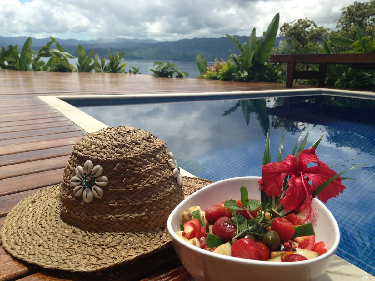 Naveria Heights Lodge Savusavu Exteriör bild