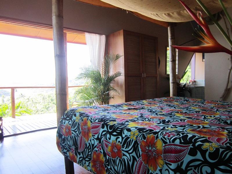 Naveria Heights Lodge Savusavu Exteriör bild