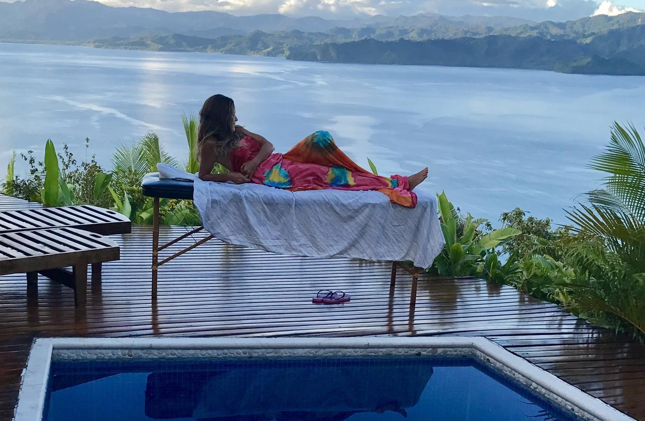 Naveria Heights Lodge Savusavu Exteriör bild