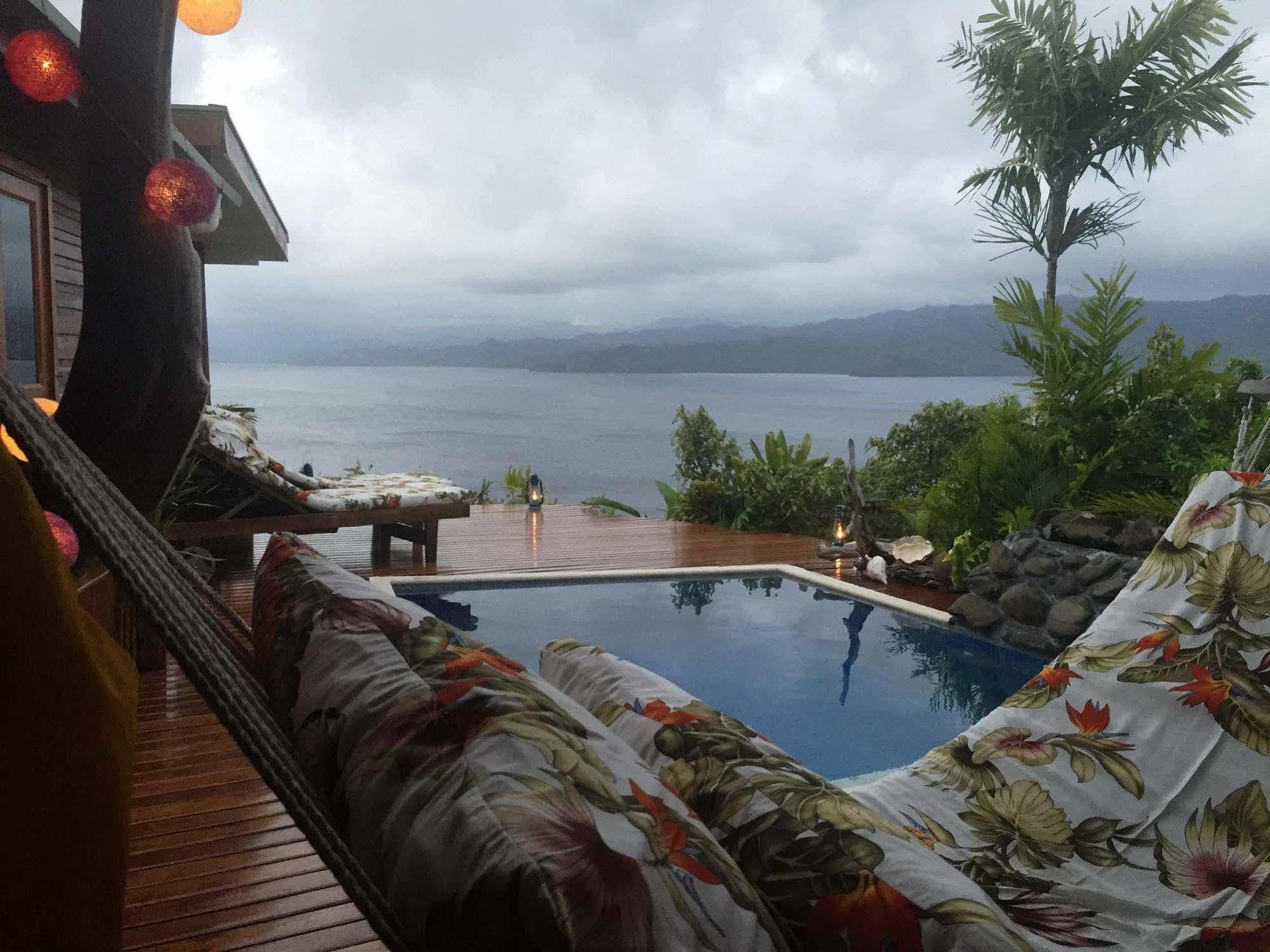 Naveria Heights Lodge Savusavu Exteriör bild