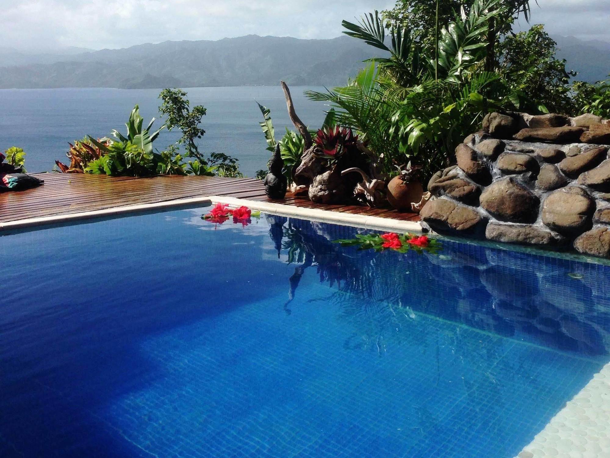 Naveria Heights Lodge Savusavu Exteriör bild