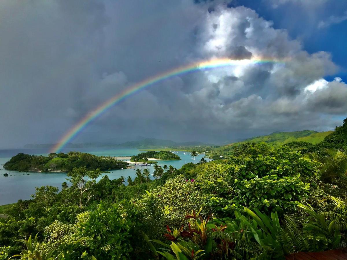 Naveria Heights Lodge Savusavu Exteriör bild